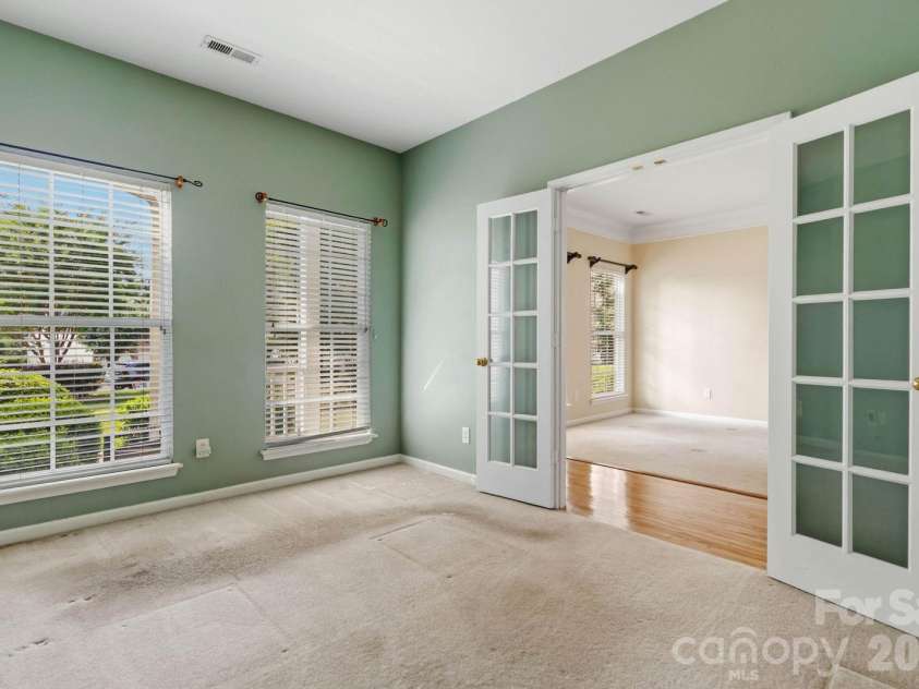 2017 Legend Creek Lane, Charlotte, NC 28227.  MLS# CAR4394554, YatesRealty ID 34563. 