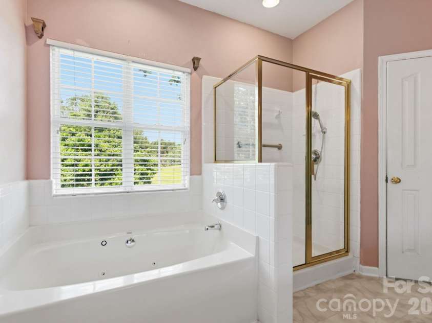 2017 Legend Creek Lane, Charlotte, NC 28227.  MLS# CAR4394554, YatesRealty ID 34563. 