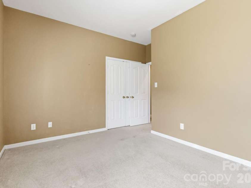 2017 Legend Creek Lane, Charlotte, NC 28227.  MLS# CAR4394554, YatesRealty ID 34563. 