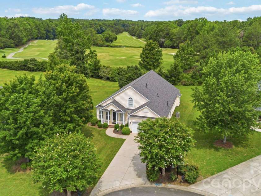 2017 Legend Creek Lane, Charlotte, NC 28227.  MLS# CAR4394554, YatesRealty ID 34563. 
