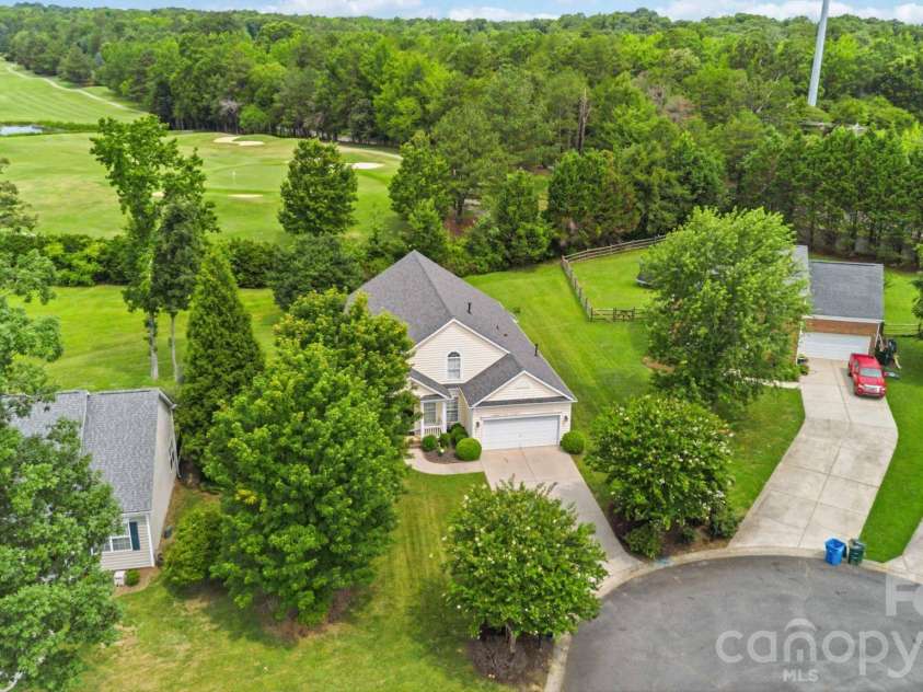 2017 Legend Creek Lane, Charlotte, NC 28227.  MLS# CAR4394554, YatesRealty ID 34563. 