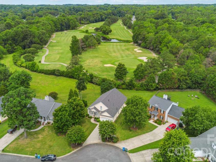 2017 Legend Creek Lane, Charlotte, NC 28227.  MLS# CAR4394554, YatesRealty ID 34563. 