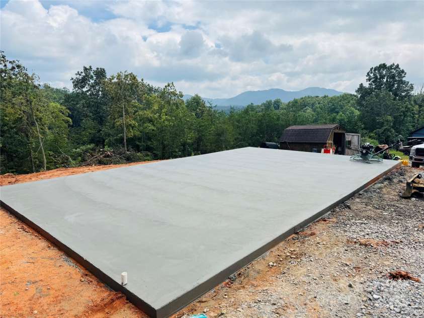 301,273 Mcginnis Drive, Old Fort, NC 28762.  MLS# CAR4290004, YatesRealty ID 34563. 