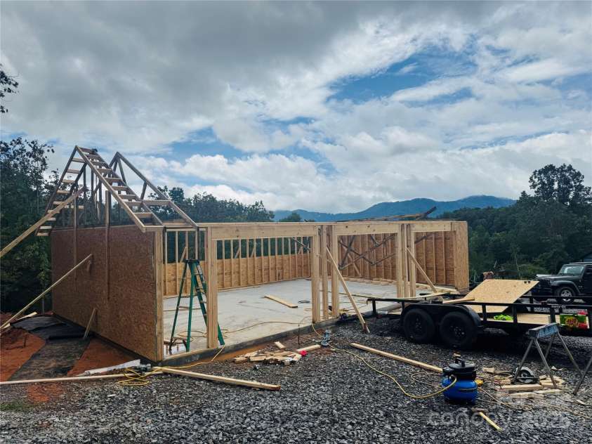 301,273 Mcginnis Drive, Old Fort, NC 28762.  MLS# CAR4290004, YatesRealty ID 34563. 