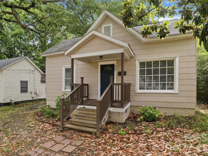 322 Willow Street, Gastonia, NC 28054.  MLS# CAR4397563, YatesRealty ID 34564. 