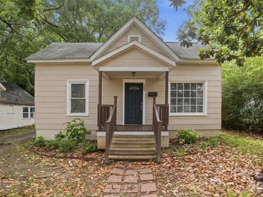 322 Willow Street, Gastonia, NC 28054.  MLS# CAR4397563, YatesRealty ID 34564. 