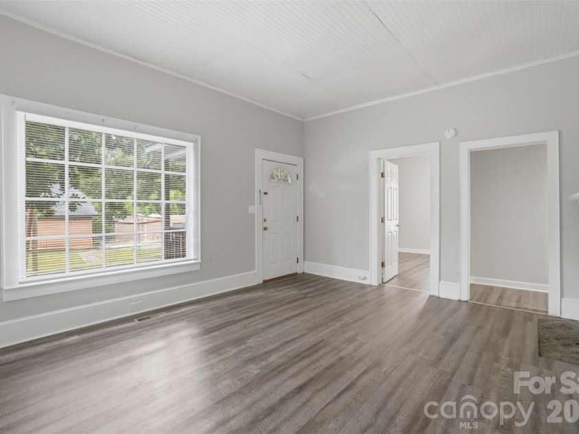 322 Willow Street, Gastonia, NC 28054.  MLS# CAR4397563, YatesRealty ID 34564. 