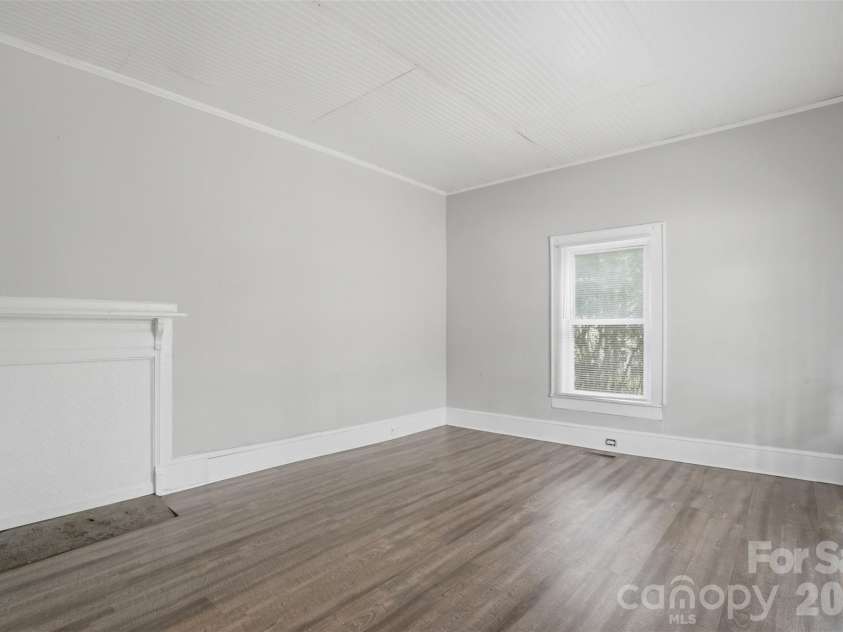 322 Willow Street, Gastonia, NC 28054.  MLS# CAR4397563, YatesRealty ID 34564. 