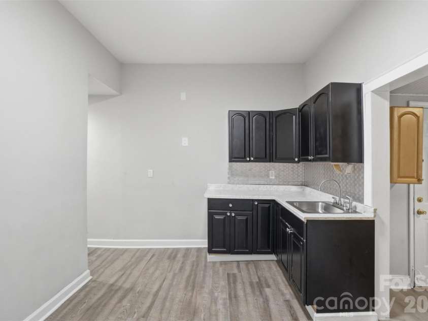 322 Willow Street, Gastonia, NC 28054.  MLS# CAR4397563, YatesRealty ID 34564. 
