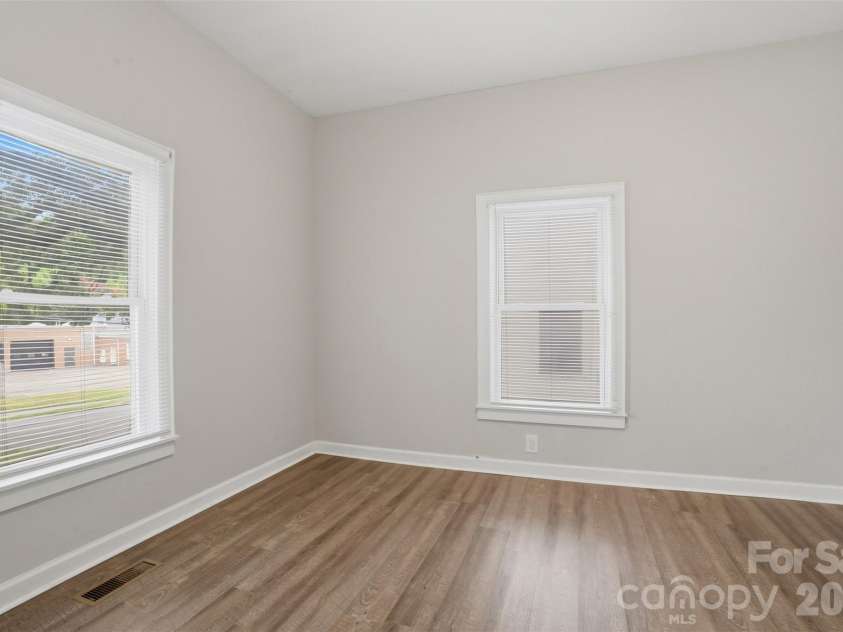 322 Willow Street, Gastonia, NC 28054.  MLS# CAR4397563, YatesRealty ID 34564. 