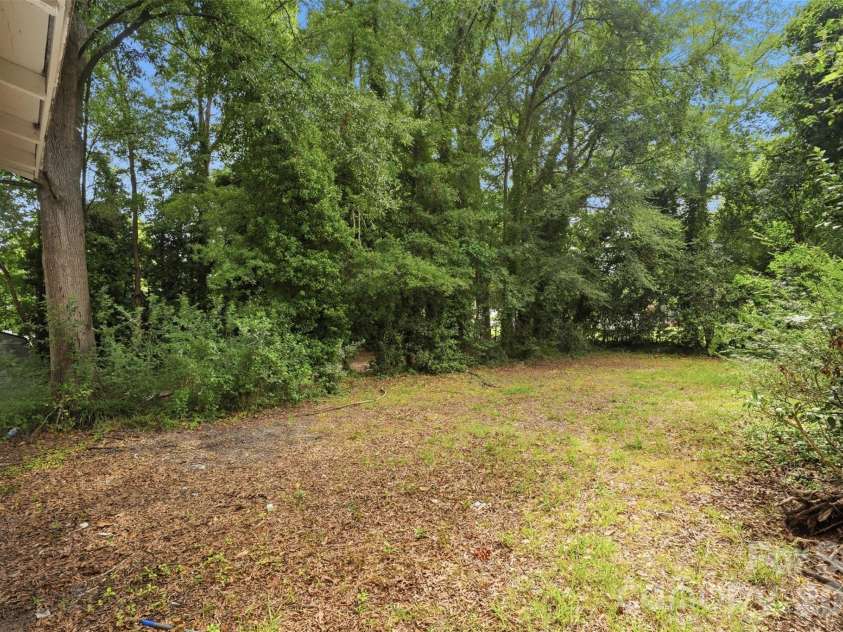 322 Willow Street, Gastonia, NC 28054.  MLS# CAR4397563, YatesRealty ID 34564. 