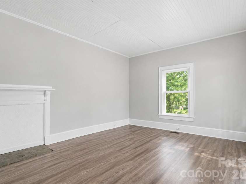 322 Willow Street, Gastonia, NC 28054.  MLS# CAR4397563, YatesRealty ID 34564. 