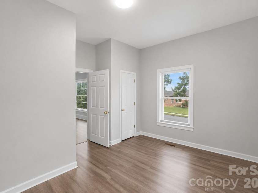 322 Willow Street, Gastonia, NC 28054.  MLS# CAR4397563, YatesRealty ID 34564. 