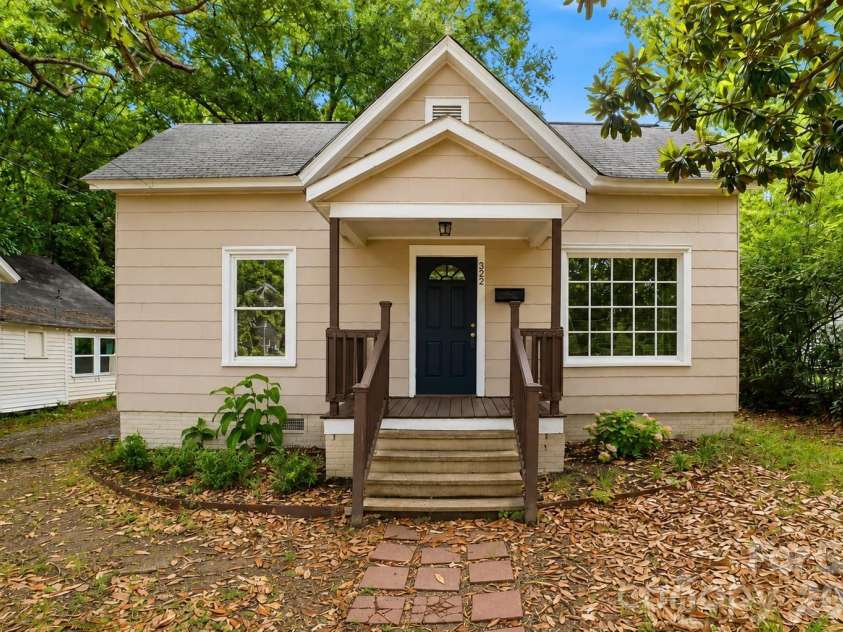 322 Willow Street, Gastonia, NC 28054.  MLS# CAR4397563, YatesRealty ID 34564. 