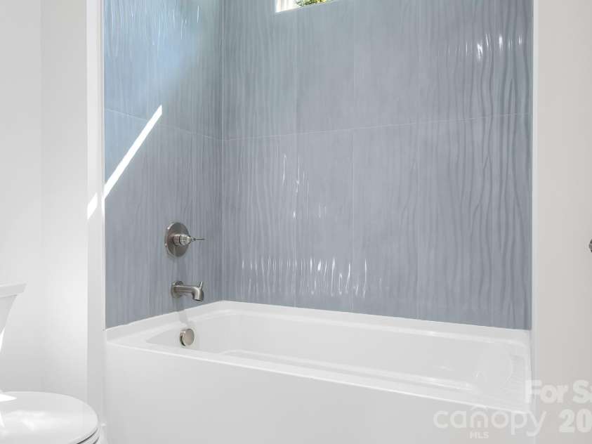 126 Manorly Lane, Mooresville, NC 28115.  MLS# CAR4391858, YatesRealty ID 34565. Bathroom 3