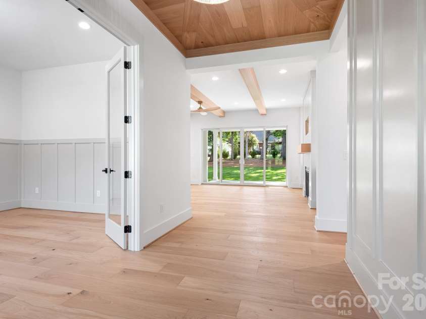 126 Manorly Lane, Mooresville, NC 28115.  MLS# CAR4391858, YatesRealty ID 34565. Beautiful entry
