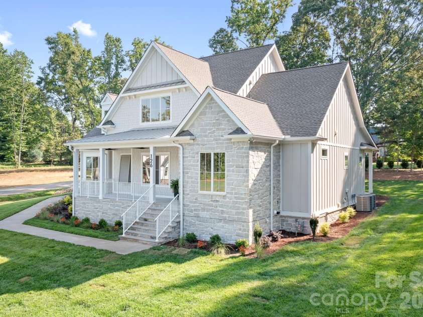 126 Manorly Lane, Mooresville, NC 28115.  MLS# CAR4391858, YatesRealty ID 34565. Beautiful Lot! Great yard for a POOL & Firepit!