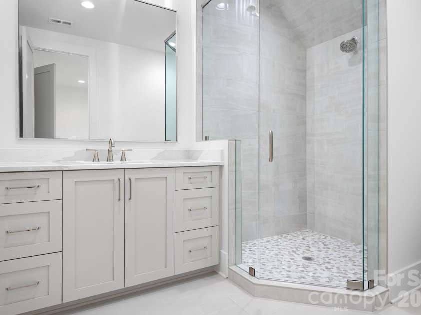 126 Manorly Lane, Mooresville, NC 28115.  MLS# CAR4391858, YatesRealty ID 34565. Ensuite Bath 2