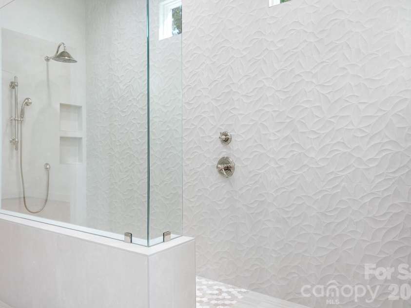 126 Manorly Lane, Mooresville, NC 28115.  MLS# CAR4391858, YatesRealty ID 34565. Stunning tile!