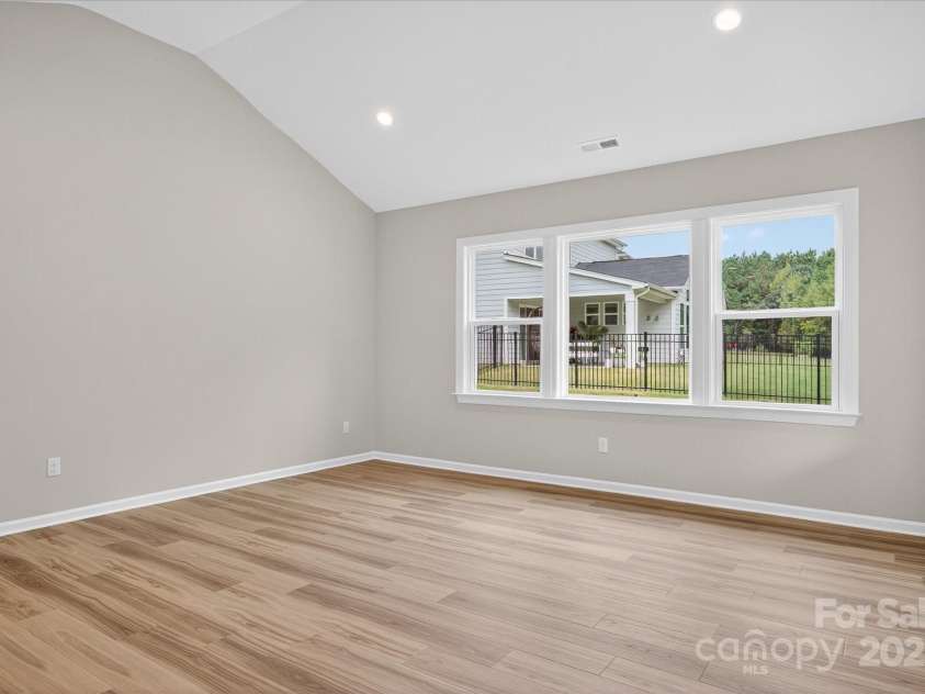 7926 Rolling Wheels Road, Charlotte, NC 28215.  MLS# CAR4289373, YatesRealty ID 34566. Family Room