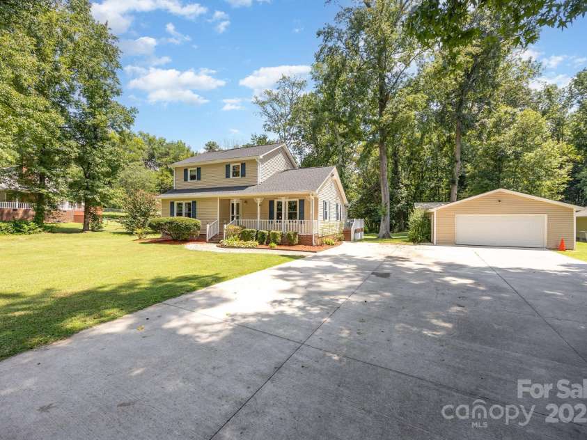 145 Willow Drive, Salisbury, NC 28146.  MLS# CAR4287604, YatesRealty ID 34567. 