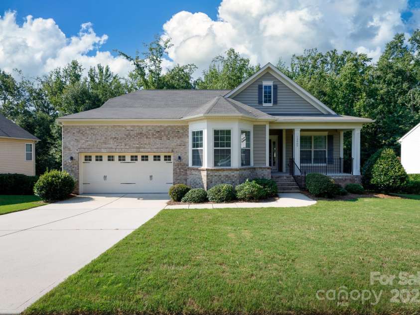 12809 Hunting Birds Lane, Charlotte, NC 28278.  MLS# CAR4292155, YatesRealty ID 34568. 