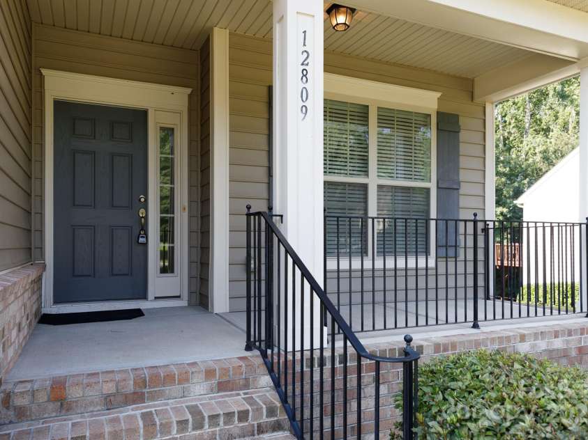 12809 Hunting Birds Lane, Charlotte, NC 28278.  MLS# CAR4292155, YatesRealty ID 34568. 