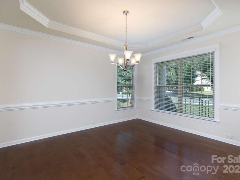 12809 Hunting Birds Lane, Charlotte, NC 28278.  MLS# CAR4292155, YatesRealty ID 34568. 