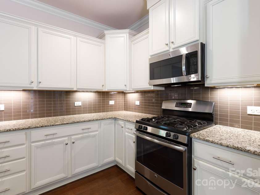 12809 Hunting Birds Lane, Charlotte, NC 28278.  MLS# CAR4292155, YatesRealty ID 34568. 