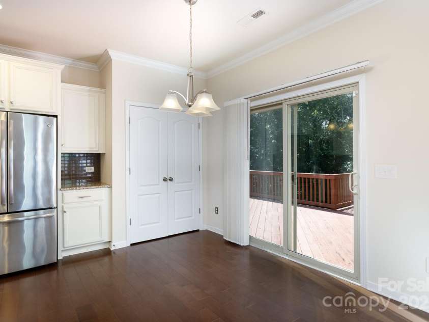 12809 Hunting Birds Lane, Charlotte, NC 28278.  MLS# CAR4292155, YatesRealty ID 34568. 