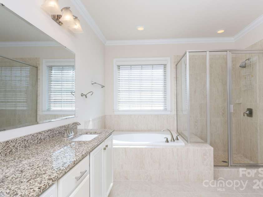 12809 Hunting Birds Lane, Charlotte, NC 28278.  MLS# CAR4292155, YatesRealty ID 34568. 