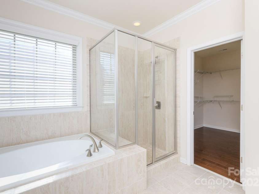 12809 Hunting Birds Lane, Charlotte, NC 28278.  MLS# CAR4292155, YatesRealty ID 34568. 