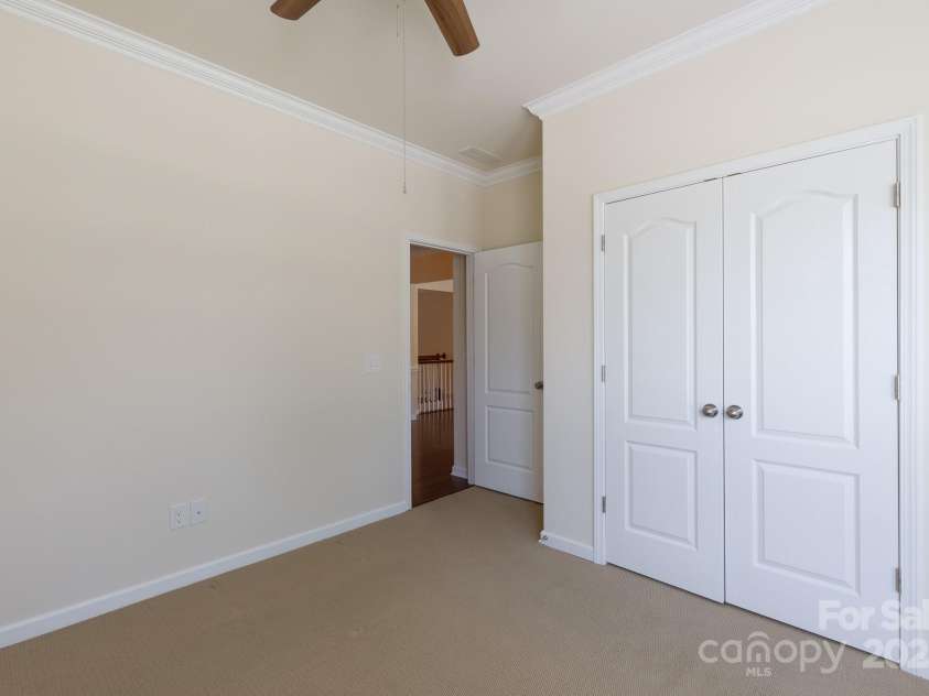 12809 Hunting Birds Lane, Charlotte, NC 28278.  MLS# CAR4292155, YatesRealty ID 34568. 