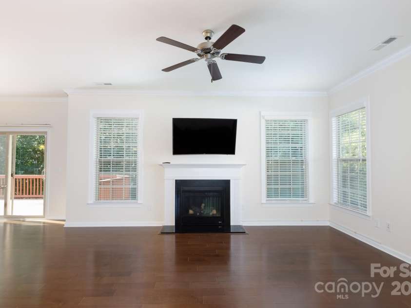 12809 Hunting Birds Lane, Charlotte, NC 28278.  MLS# CAR4292155, YatesRealty ID 34568. 