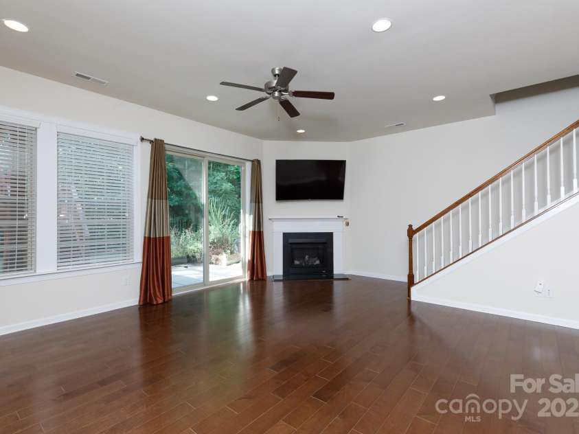 12809 Hunting Birds Lane, Charlotte, NC 28278.  MLS# CAR4292155, YatesRealty ID 34568. 