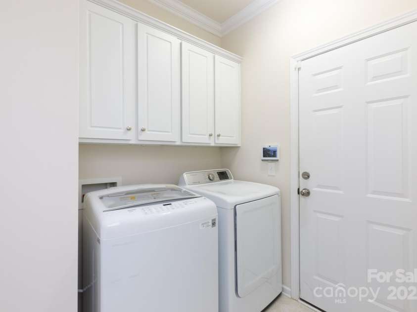 12809 Hunting Birds Lane, Charlotte, NC 28278.  MLS# CAR4292155, YatesRealty ID 34568. 