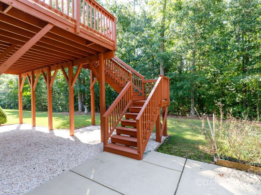 12809 Hunting Birds Lane, Charlotte, NC 28278.  MLS# CAR4292155, YatesRealty ID 34568. 