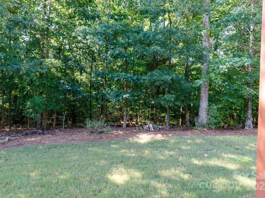 12809 Hunting Birds Lane, Charlotte, NC 28278.  MLS# CAR4292155, YatesRealty ID 34568. 