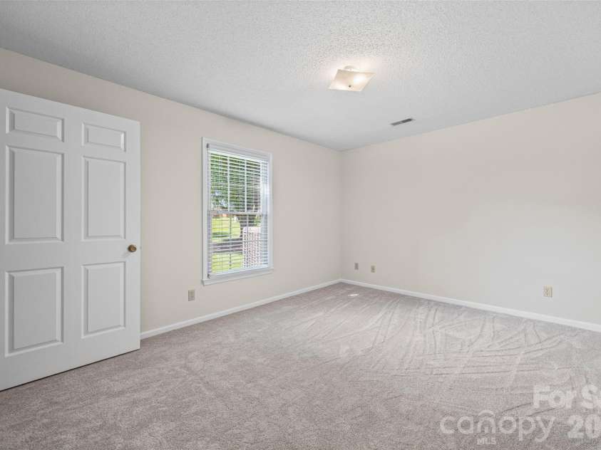 245 Pointe Circle, Rock Hill, SC 29732.  MLS# CAR4399354, YatesRealty ID 34568. 