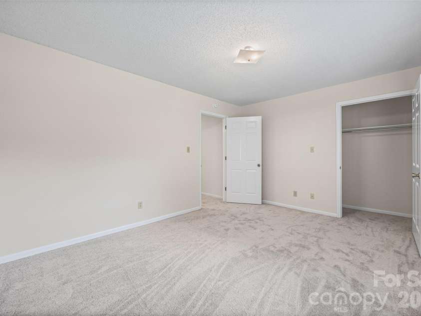 245 Pointe Circle, Rock Hill, SC 29732.  MLS# CAR4399354, YatesRealty ID 34568. 