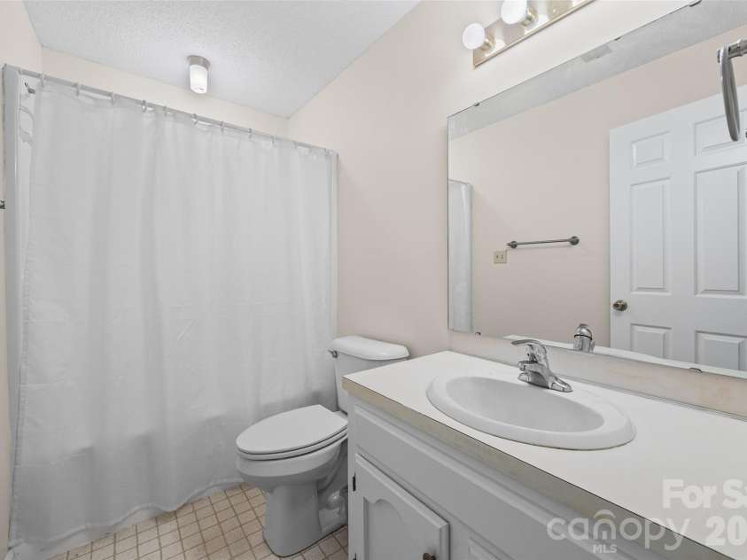 245 Pointe Circle, Rock Hill, SC 29732.  MLS# CAR4399354, YatesRealty ID 34568. 