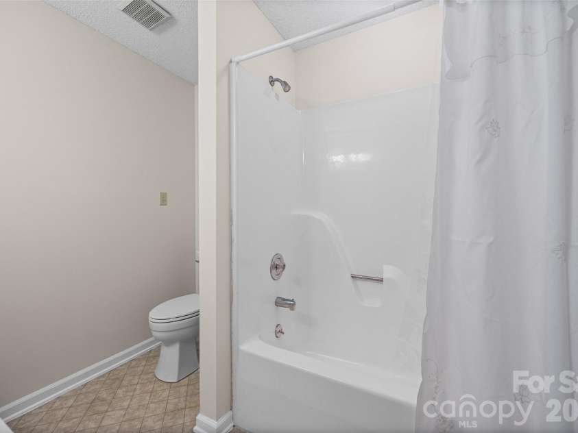 245 Pointe Circle, Rock Hill, SC 29732.  MLS# CAR4399354, YatesRealty ID 34568. 