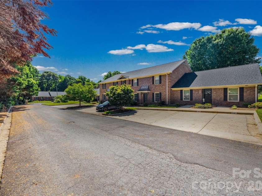 245 Pointe Circle, Rock Hill, SC 29732.  MLS# CAR4399354, YatesRealty ID 34568. 