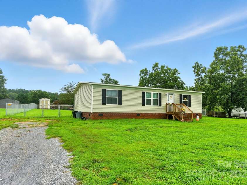 119 Condor Drive, Shelby, NC 28152.  MLS# CAR4292471, YatesRealty ID 34569. 