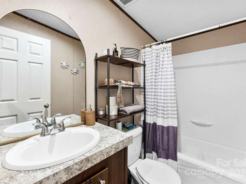 119 Condor Drive, Shelby, NC 28152.  MLS# CAR4292471, YatesRealty ID 34569. 