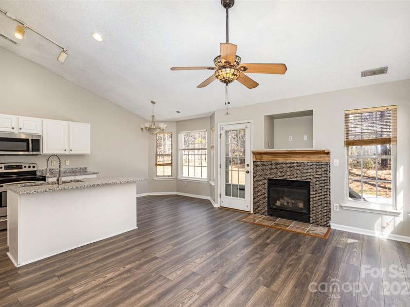 12810 English Walnut Lane, Charlotte, NC 28215.  MLS# CAR4233653, YatesRealty ID 3457. 