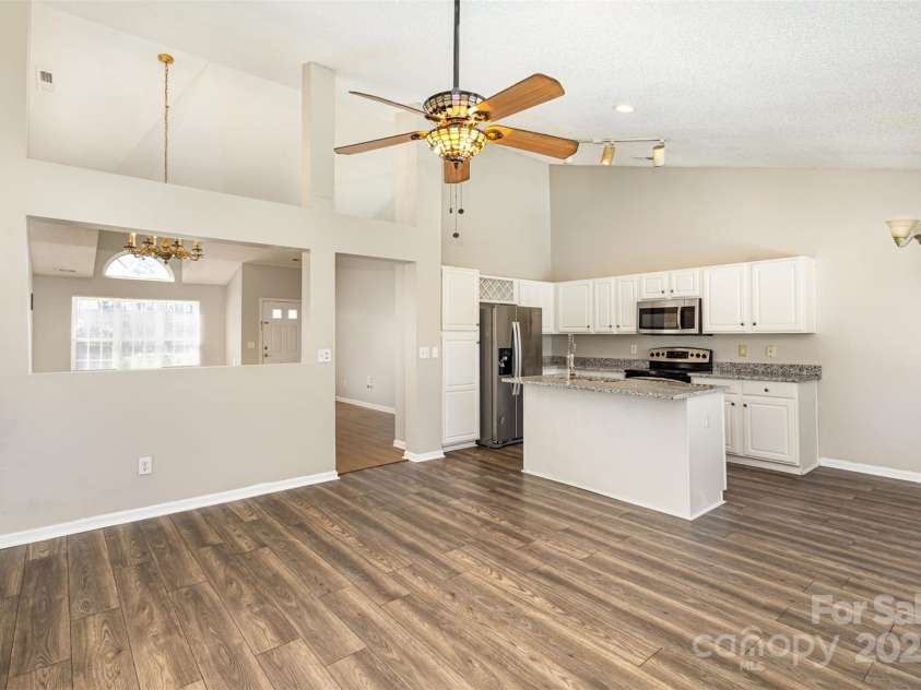 12810 English Walnut Lane, Charlotte, NC 28215.  MLS# CAR4233653, YatesRealty ID 3457. 