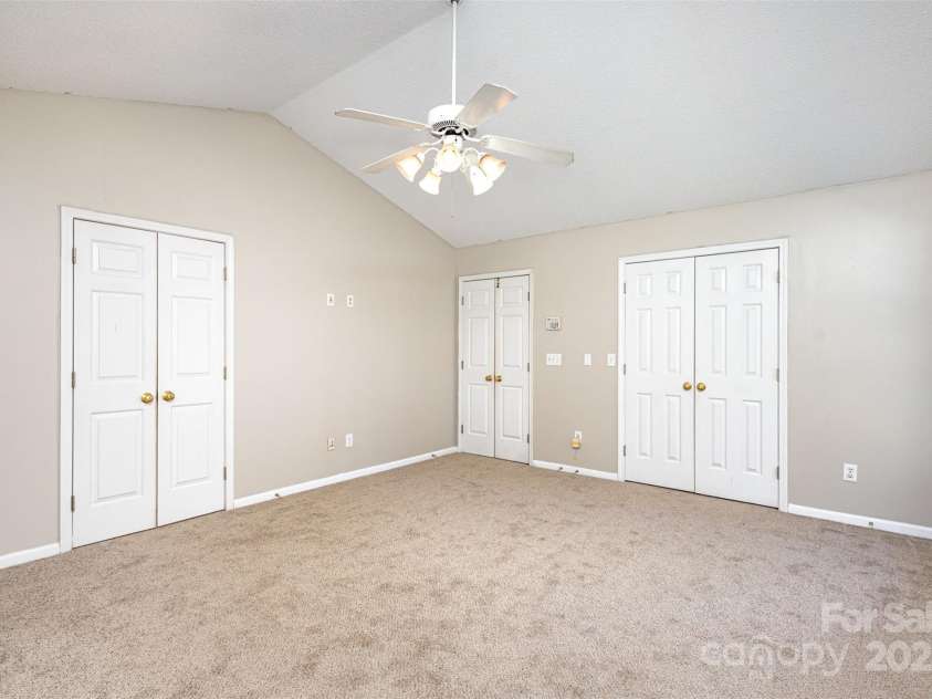 12810 English Walnut Lane, Charlotte, NC 28215.  MLS# CAR4233653, YatesRealty ID 3457. 