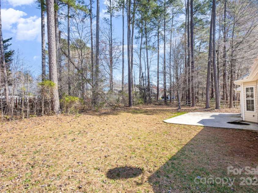 12810 English Walnut Lane, Charlotte, NC 28215.  MLS# CAR4233653, YatesRealty ID 3457. 