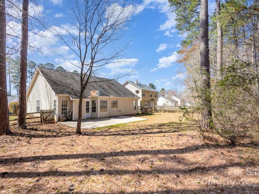 12810 English Walnut Lane, Charlotte, NC 28215.  MLS# CAR4233653, YatesRealty ID 3457. 